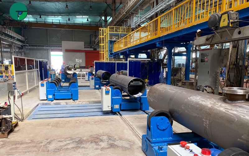 滚轮架电动轨道车